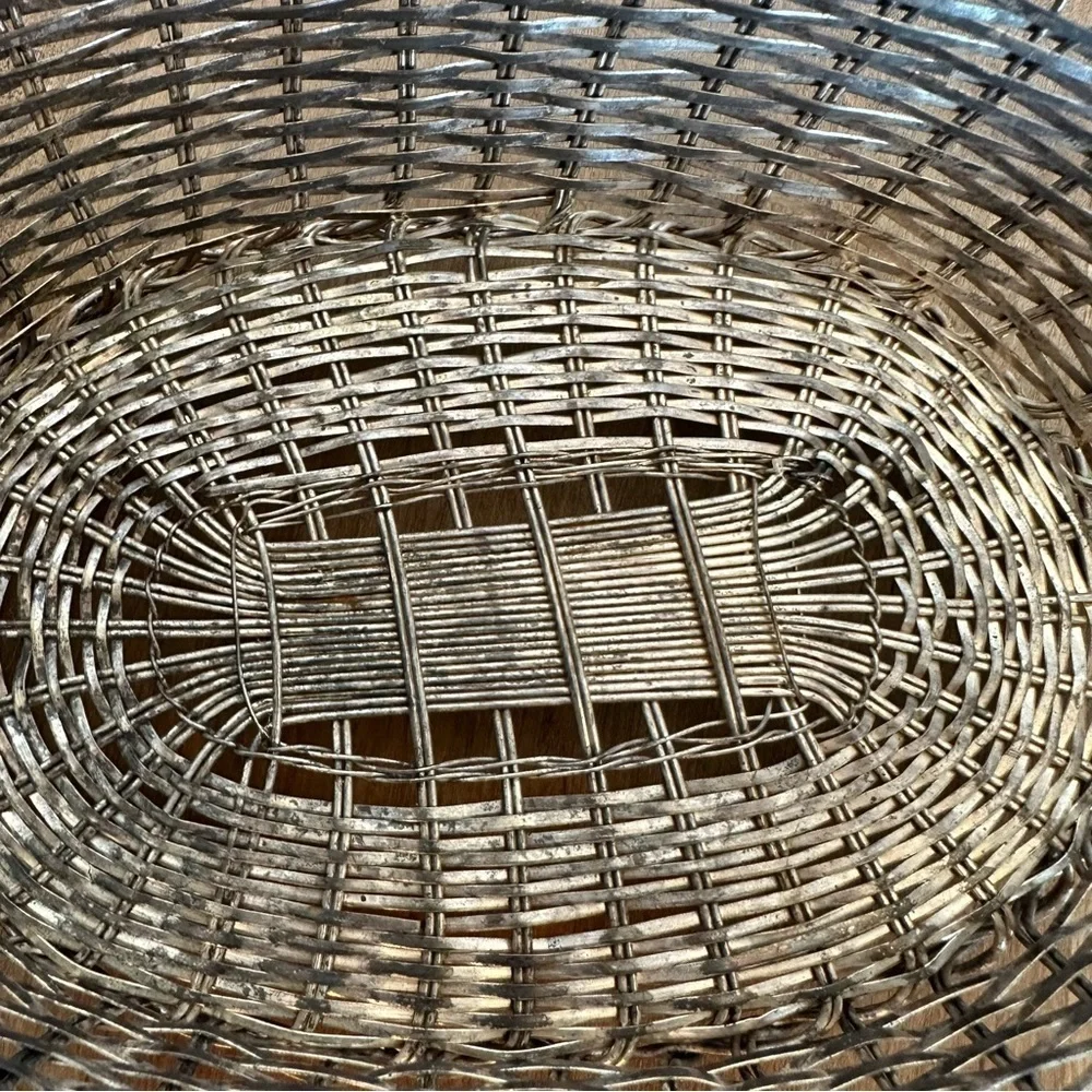 Vintage Silver Plated French Baguette  Basket Dinner Rolls Buns Woven Patina - Picture 6 of 12